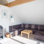 Captain's In - Mit Kaminofen Apartment *